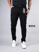 Calça Boss de Sarja Chino Stretch Slim Fit - Preta