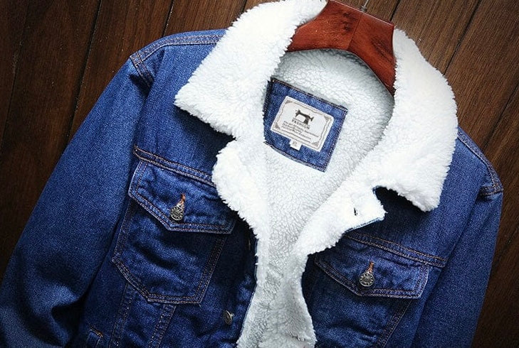 Jaqueta Jeans com aplicação em pelo