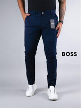 Calça Boss de Sarja Chino Stretch Slim Fit - Azul Marinho